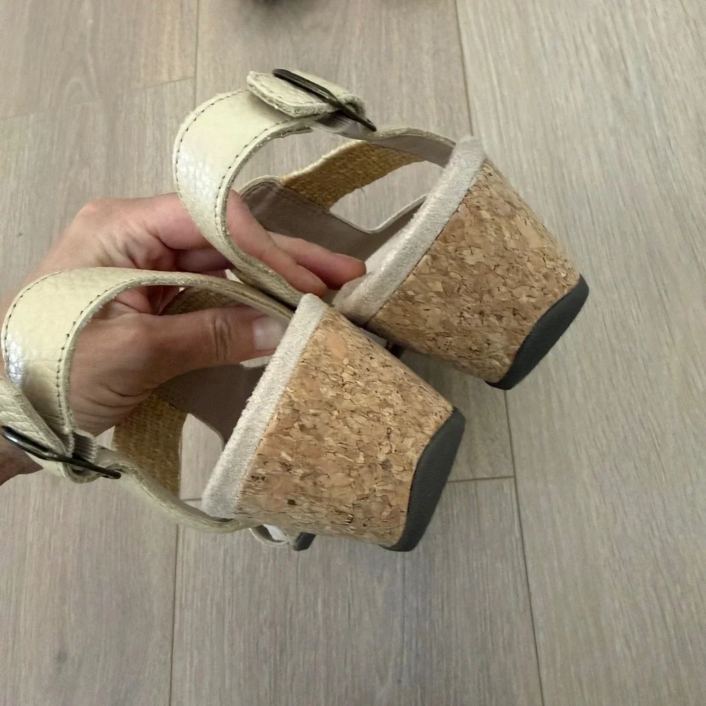 Vionic Kaytie Wedge Sandals Cream Tan T-Strap Cork Heel Women 8